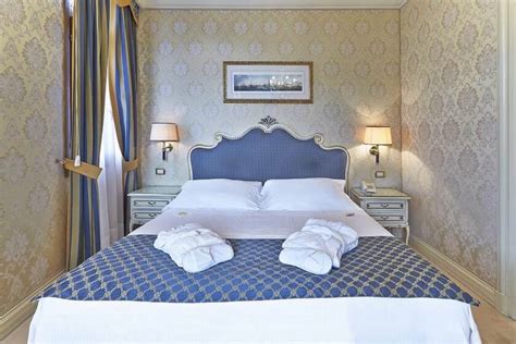 Hotel Antiche Figure | Venice Hotel Located in Canal Grande