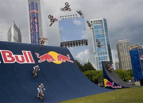 Extreme Motorcycle Stunts (29 pics)