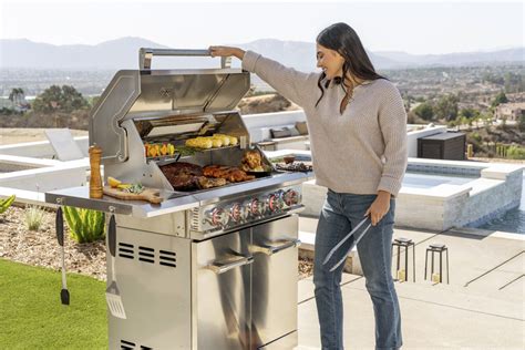 Kirkland Signature Stainless Steel 6 Burner Gas Grill