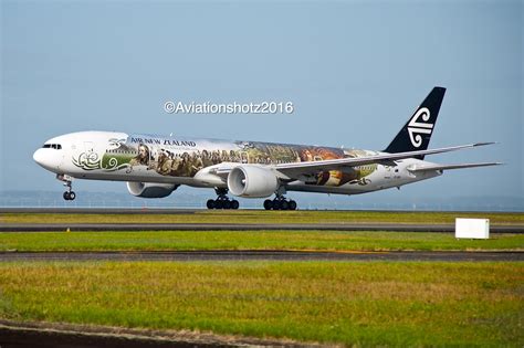 Aviationshotz Air New Zealand B777 300er Zk Okp Still In Hobbit Livery