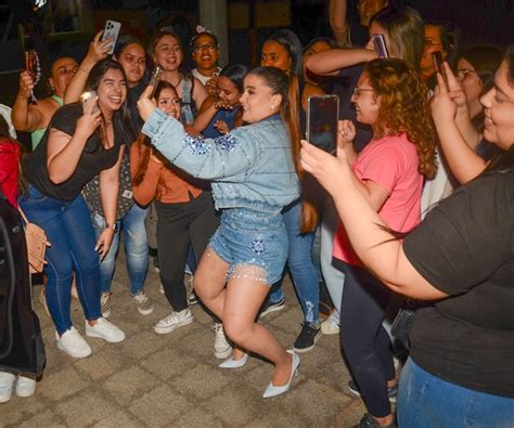 Vídeo direito a dancinha Maiara e Maraisa fazem a alegria dos fãs