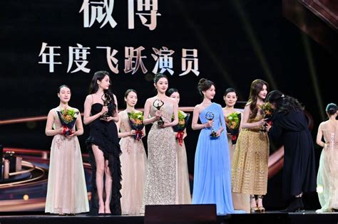 今晚微博之夜内场：李现、杨幂、杨紫、马丽、关晓彤、宋轶、毛晓