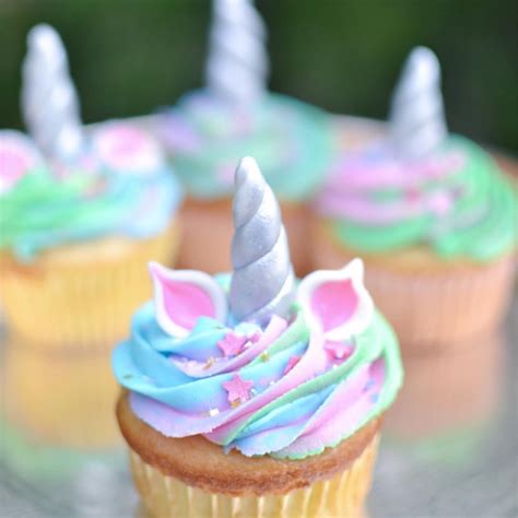 Mini Cakes Cupcake Cakes Cup Cakes Unicorn Cupcakes Unicorn Party Unicorn Birthday