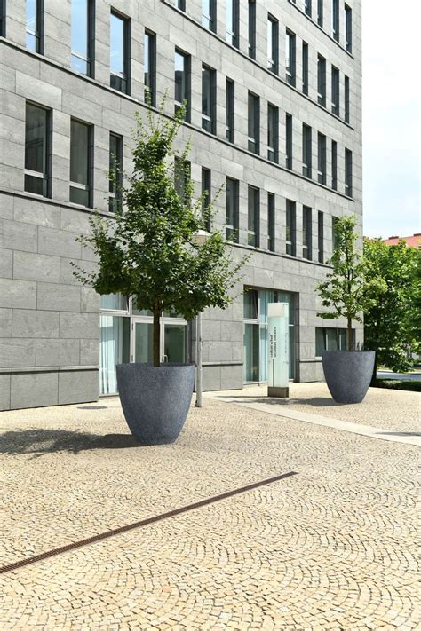 Classic Xxl Concrete Planter Designed For Betoni Art Concrete Planters Planter Design