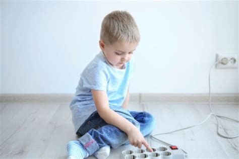 Perigos Em Casa Como Evitar Acidentes Dom Sticos Crian As