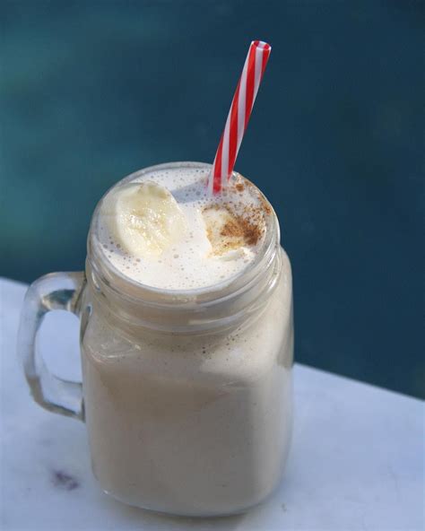 Smoothie De Plátano Con Crema De Almendras De 2531 Kcal Receta Fácil