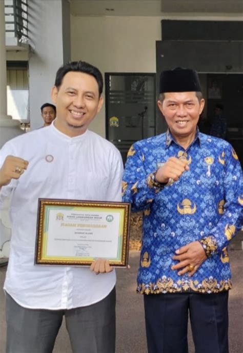 Aktif Mengelola Sampah Syafrudin Berikan Penghargaan Kepada Penggiat