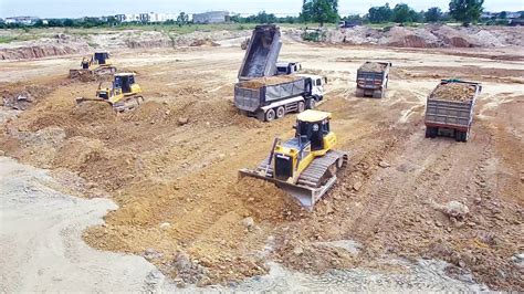 Skills Operator Strong Bulldozer SHANTUI Spreading Dirt Huge Swamp