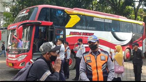 Kisah Mudik Gratis Pemkot Cimahi Zaenal Mustofa Usai Kena Phk