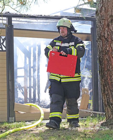 Update Gartenhütte in Vollbrand Feuerwehreinsatz in Künzell