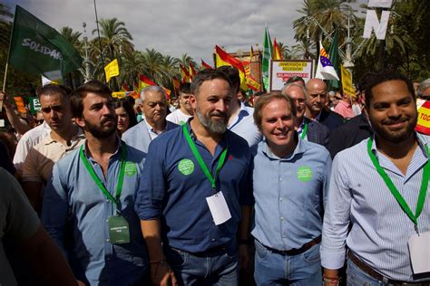 Vox se echa a la calle para reactivar a sus bases después de Andalucía