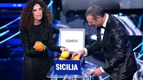 Teresa Mannino Il Monologo A Sanremo Sull Uomo Ricco Bianco E