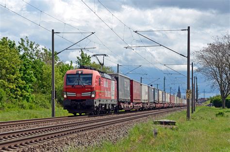 Mit Einem KLV Zug Nach Rostock Passiert 193 342 Am 05 05 24 Greppin In