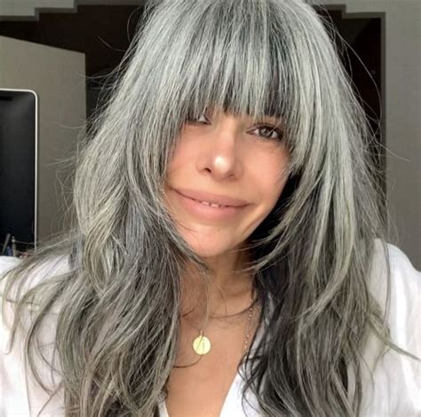 16 Instagram Beauties With Long Gray Hair Long Gray Hair Grey Hair