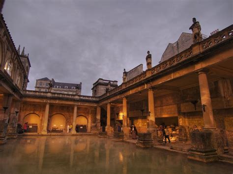 Roman Baths on AboutBritain.com