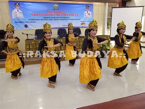 Bina Seni Tari Raksa Budaya Pelatihan Front Office Departement