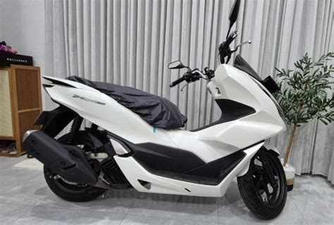 Honda PCX Putih Murah Jual Motor Bekas Honda PCX Putih