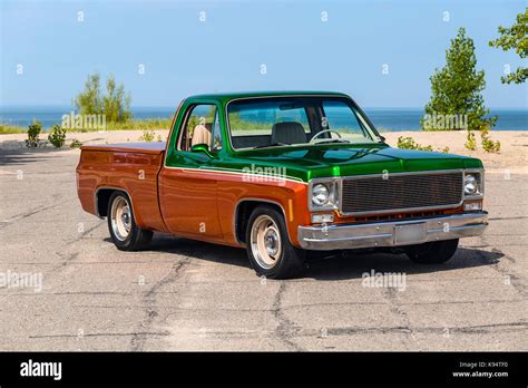 1975 Gmc Sierra Grande Two Tone Pickup Truck Stock Photo Alamy