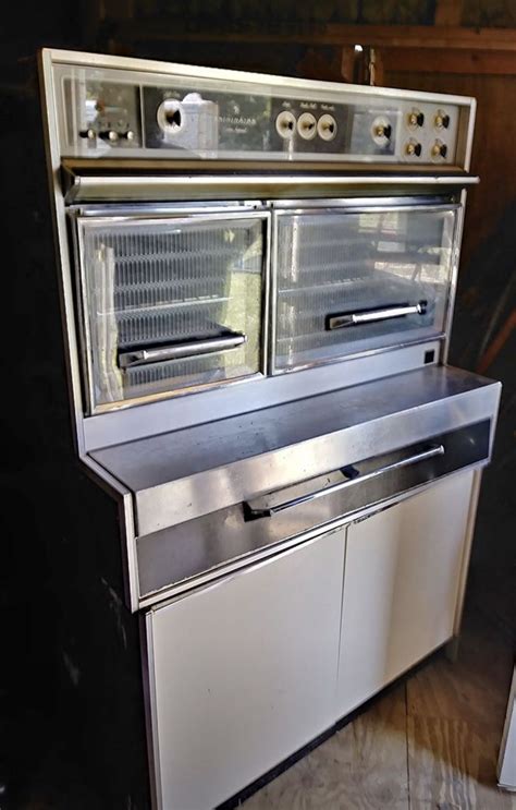 This Gorgeous Lady Is Mine Retro Frigidaire Flair Stove Vintage