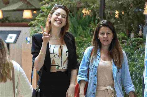 Ana Clara Curte Passeio Em Shopping Do Rio De Janeiro