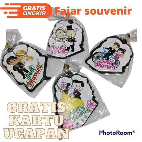 Jual Pack Pcs Souvenir Pernikahan Gantungan Kunci Pengantin