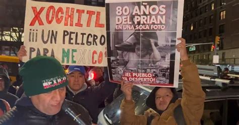 Protestan contra Xóchitl Gálvez en NY oposición acusa a Morena de