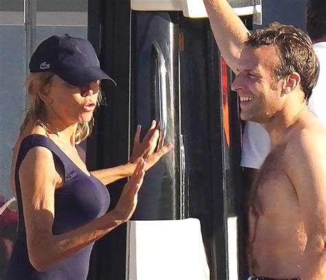 Macron En Vacances Brigitte D File Dans Un Maillot De Bain Tr S Court