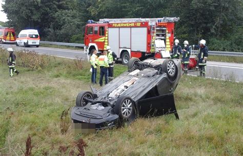 Unfall An Der A9 Auto Landet Auf Dach