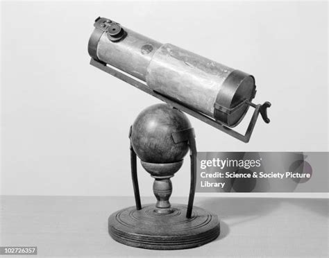 Newtonian Reflecting Telescope Photos and Premium High Res Pictures - Getty Images