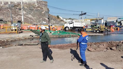 Municipio de Querétaro y CEA atienden fuga de agua en San Pedro Mártir