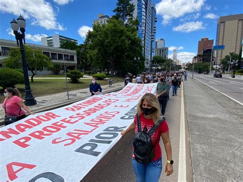 Servidores Da Rede Estadual Fazem Novo Protesto Em Curitiba E Pedem