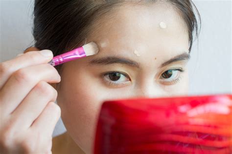 7 Best Acne Concealers For Hiding And Treating Red Angry Pimples