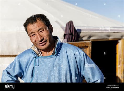 Mongolian Man Hi Res Stock Photography And Images Alamy