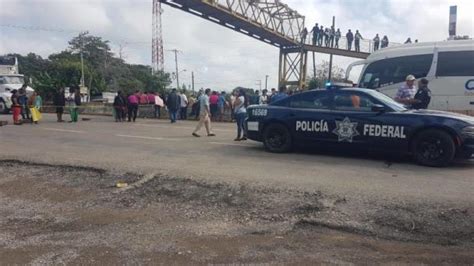 Bloquean Padres De Familia La Villahermosa Frontera Por Conflictos En