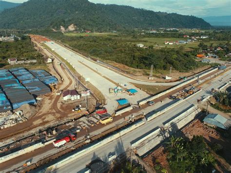 Hk Kebut Pembangunan Tol Padang Sicincin Topbusiness