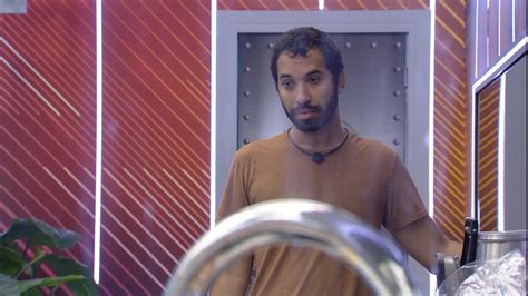 Gilberto Fala Sobre Desentendimento Entre Sisters E Reclama No BBB21