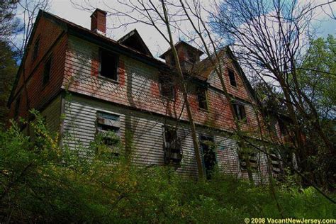 Abandoned Mansion in New Jersey, United States | Urban Ghosts