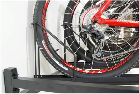 China Space Saving Two Tiers Metal Mountain Bike Storage Display Rack