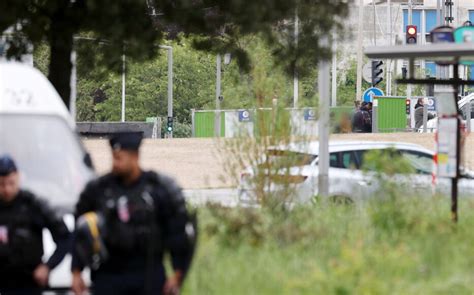 Reconstitution De La Mort De Nahel Le Policier N Tait Pas En