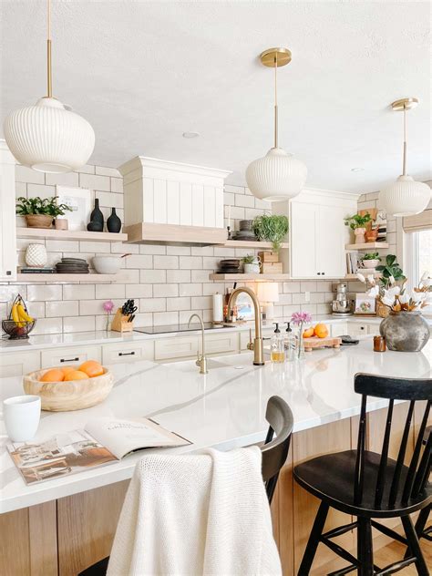 13 Easy And Functional Ways To Decorate Your Kitchen Counters