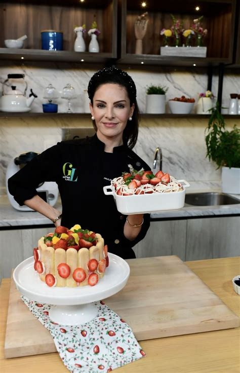 La chef Paulina Abascal nos enseña a hacer una Carlota y un tiramisú