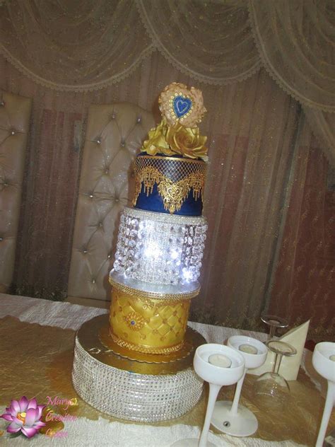 Royal Blue Gold wedding cake - Cake by Mary Yogeswaran - CakesDecor