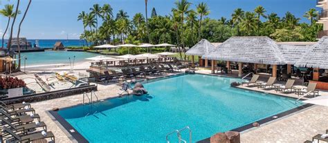 Courtyard King Kamehameha Kona Beach Hotel in Hawaii | ENCHANTING TRAVELS