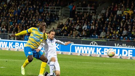 Doppelpack von Ujah Braunschweig schlägt Karlsruher SC