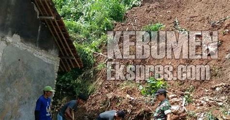 Satu Rumah Di Kutowinangun Nyaris Tertimbun Longsor Kebumen Ekspres