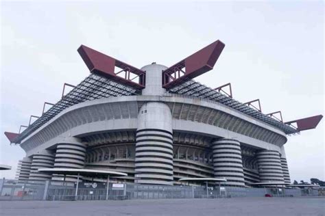 Milan Appuntamento Con La Storia Succeder A San Siro Per La Prima