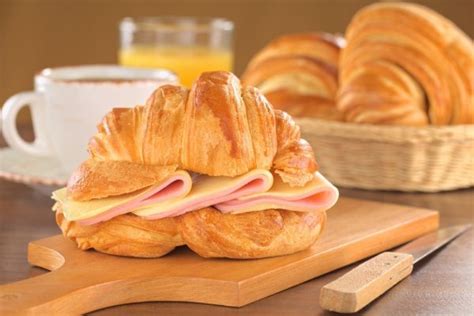 Croissant so syrom a šunkou Recipe Ham and cheese Food Delicious