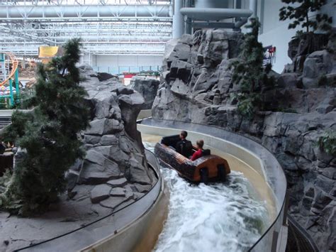 Largest Indoor Mall Of America Water Park