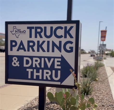 Texas restaurant has semi truck-friendly drive thru and truck parking