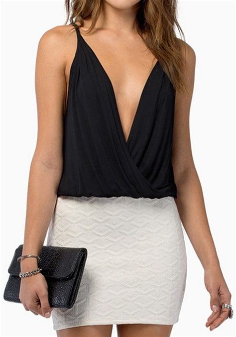 Fαshiση Gαlαxy 98 ☯ Super Sexy Black Sleeveless Plunging Neckline Chiffon Tank Top